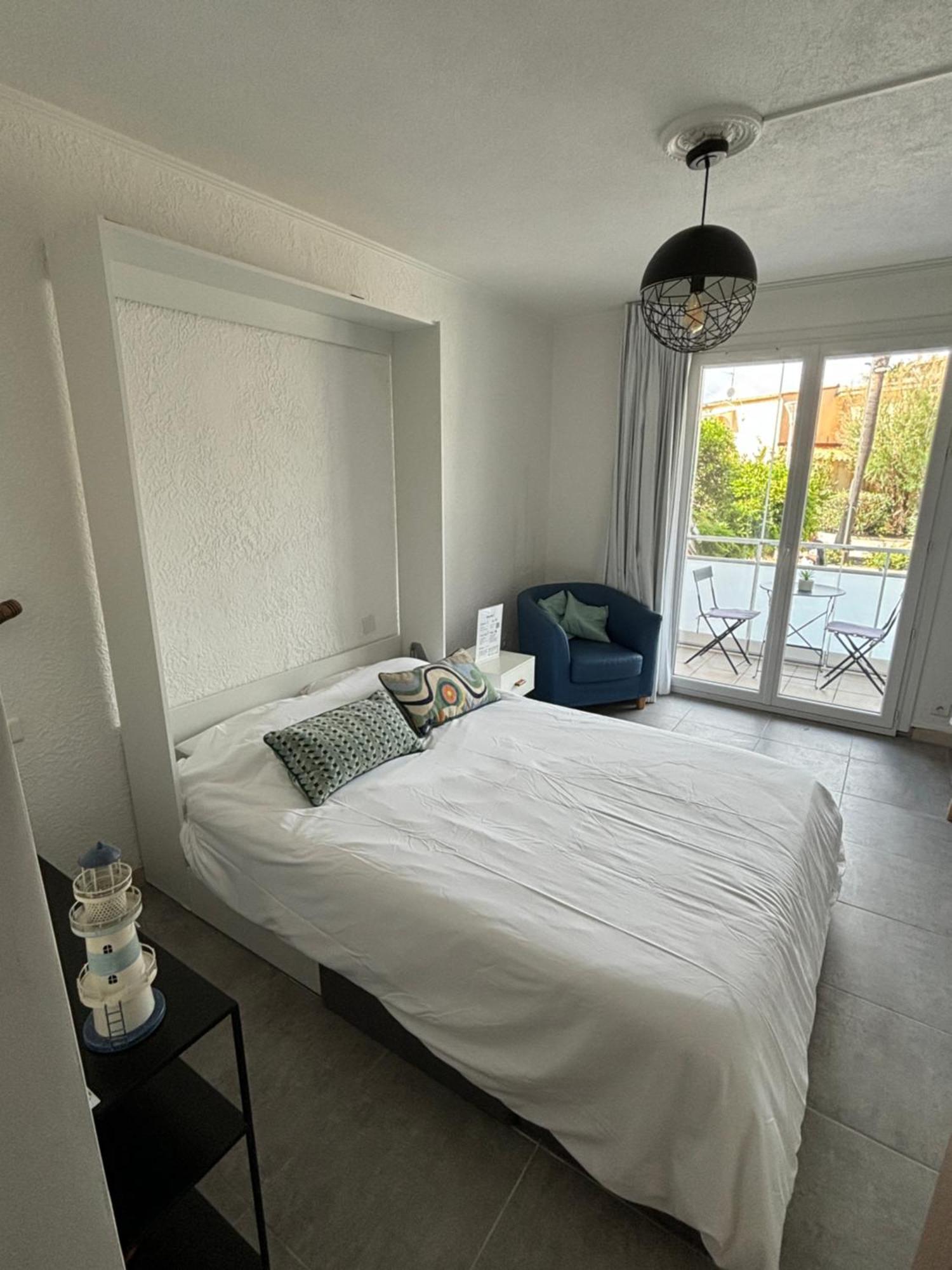 Studio spacieux avec patio en centre ville Cavalaire-sur-Mer Extérieur photo