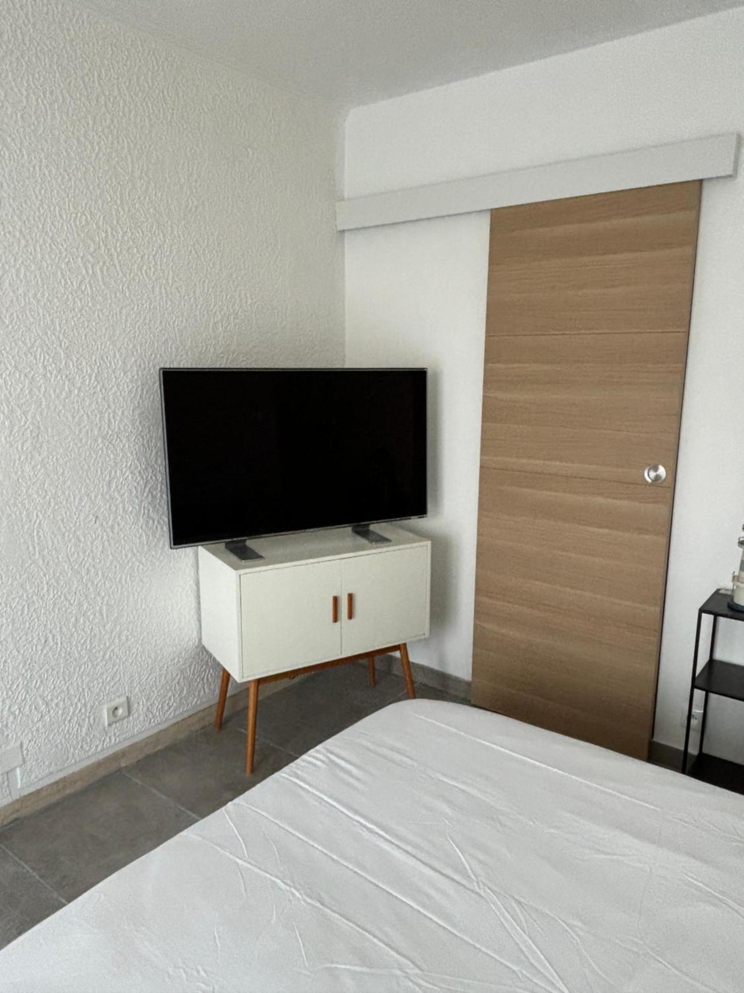 Studio spacieux avec patio en centre ville Cavalaire-sur-Mer Extérieur photo
