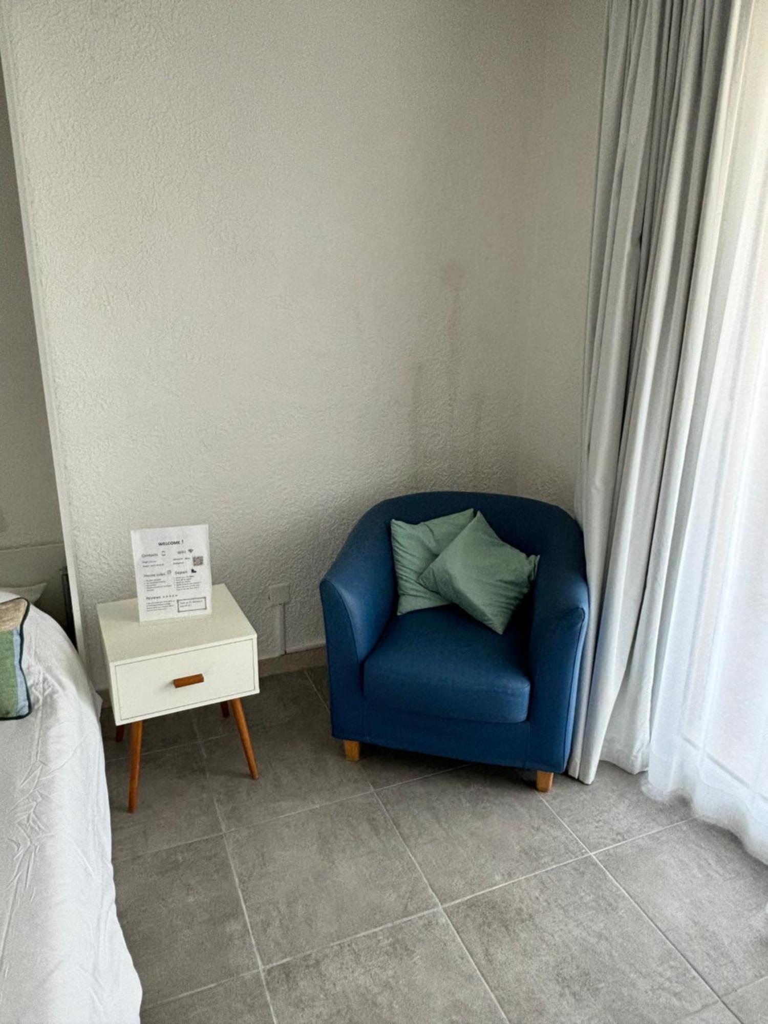 Studio spacieux avec patio en centre ville Cavalaire-sur-Mer Extérieur photo