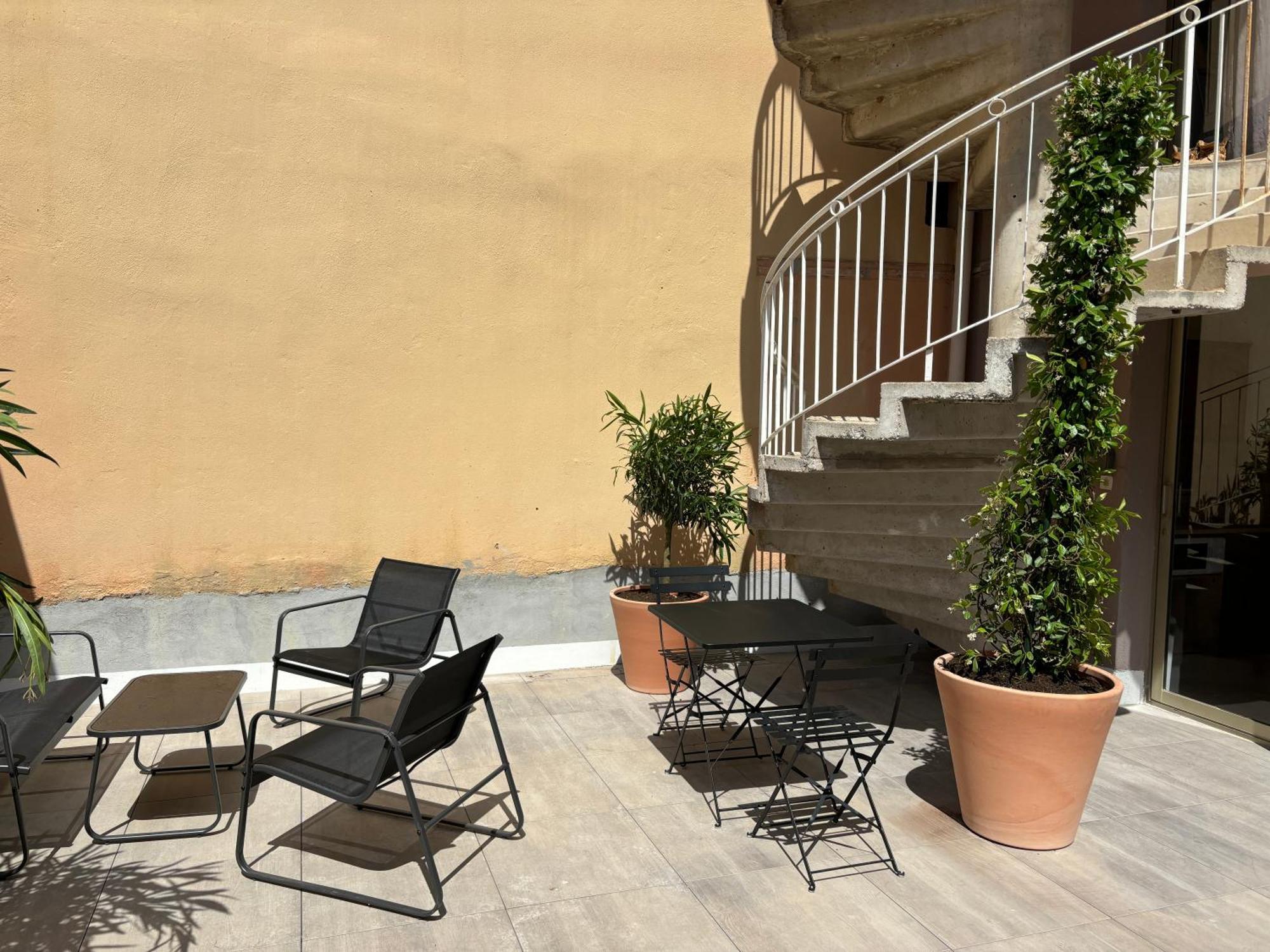 Studio spacieux avec patio en centre ville Cavalaire-sur-Mer Extérieur photo